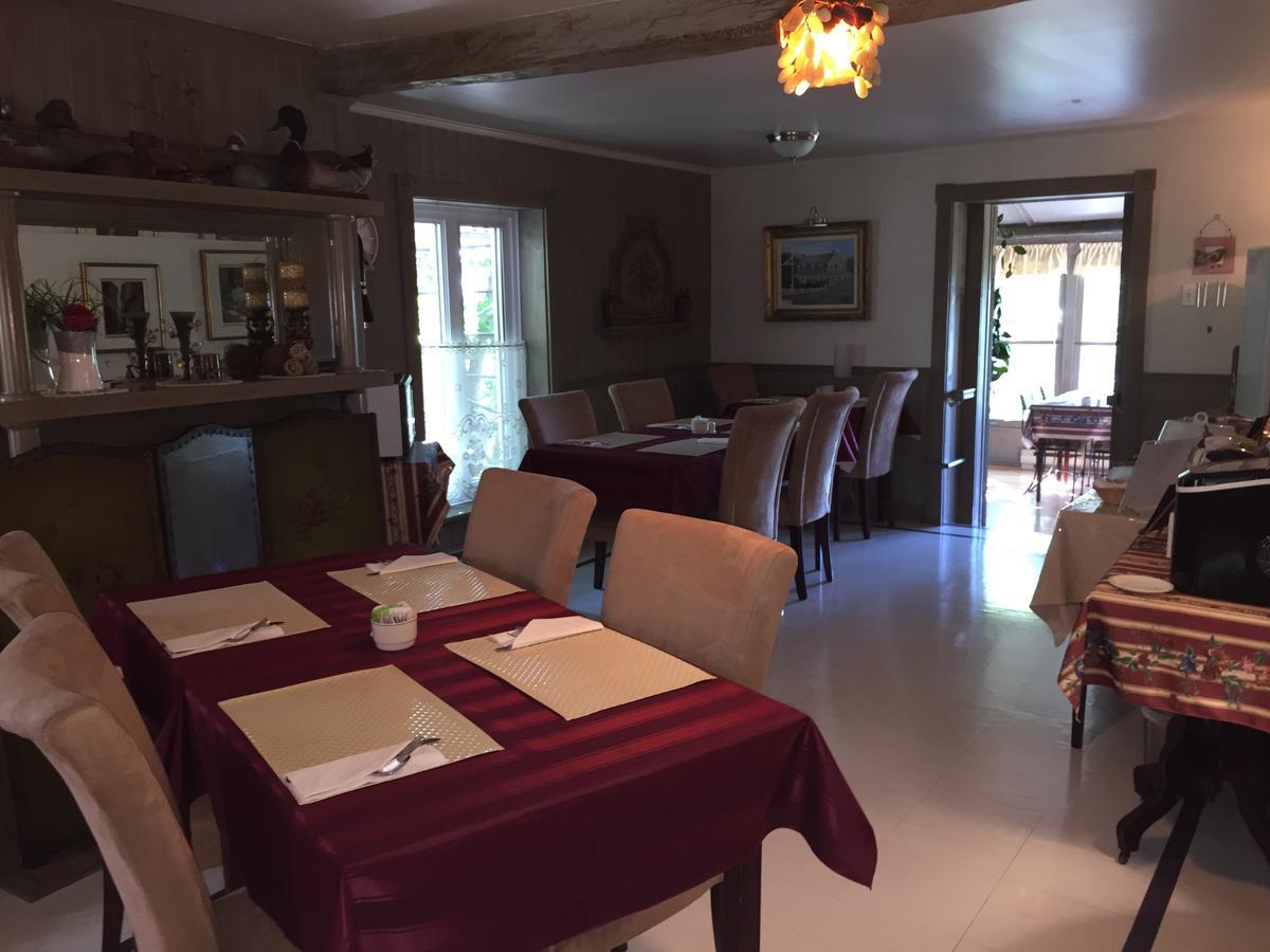 لا مالباي Auberge Petite Plaisance المظهر الخارجي الصورة