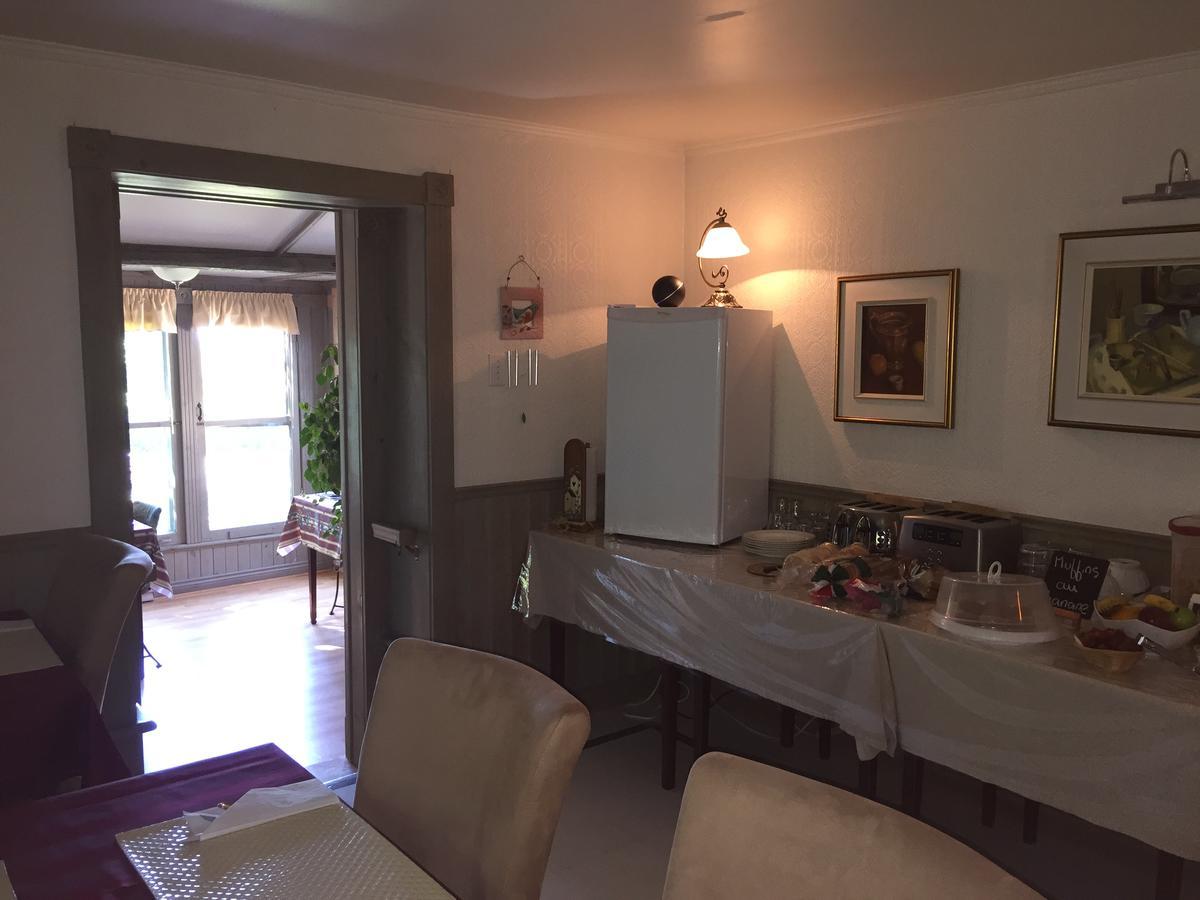 لا مالباي Auberge Petite Plaisance المظهر الخارجي الصورة