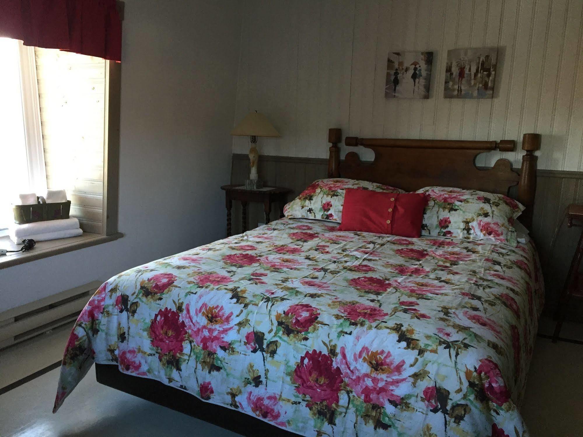 لا مالباي Auberge Petite Plaisance المظهر الخارجي الصورة