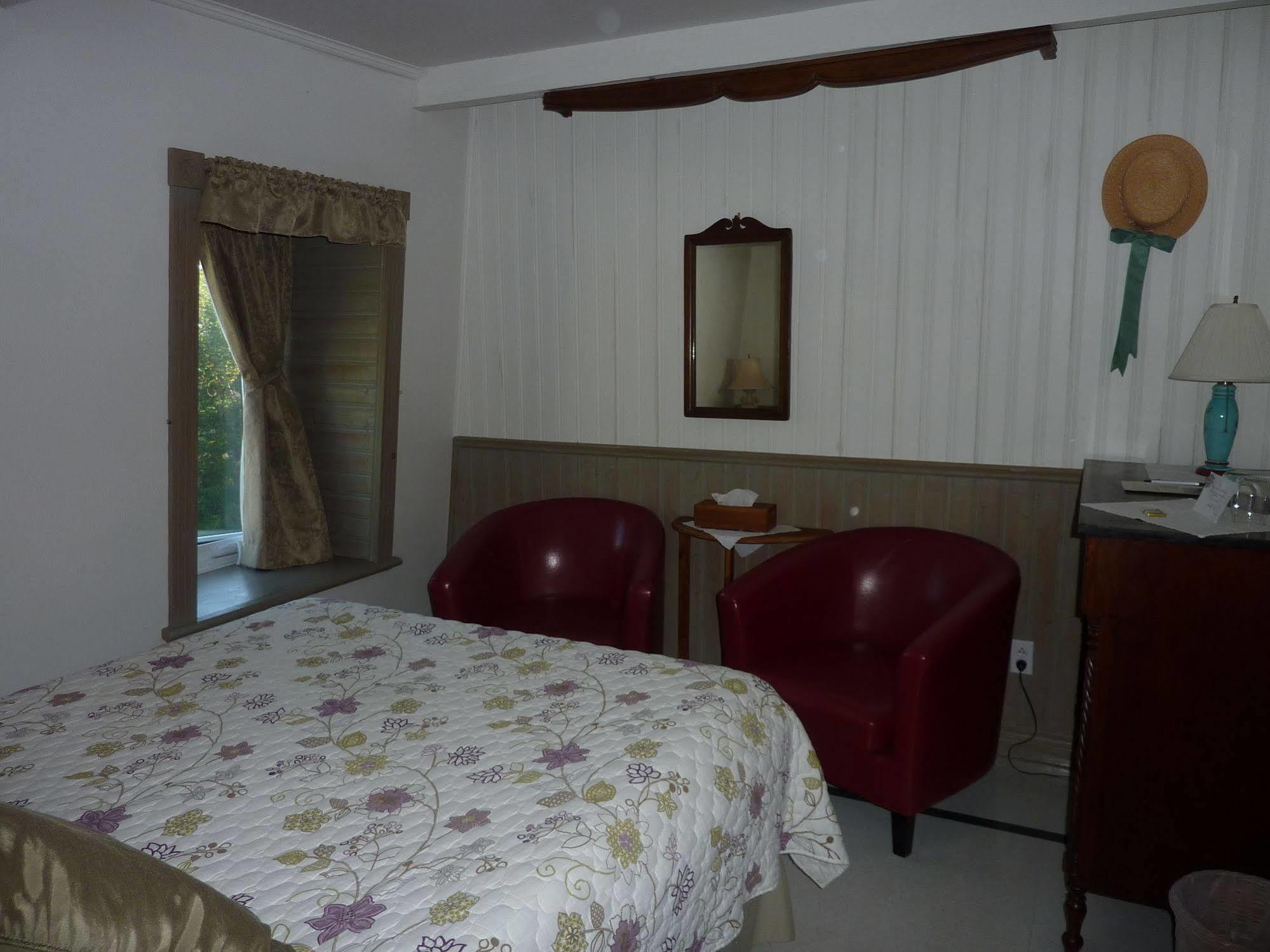 لا مالباي Auberge Petite Plaisance المظهر الخارجي الصورة