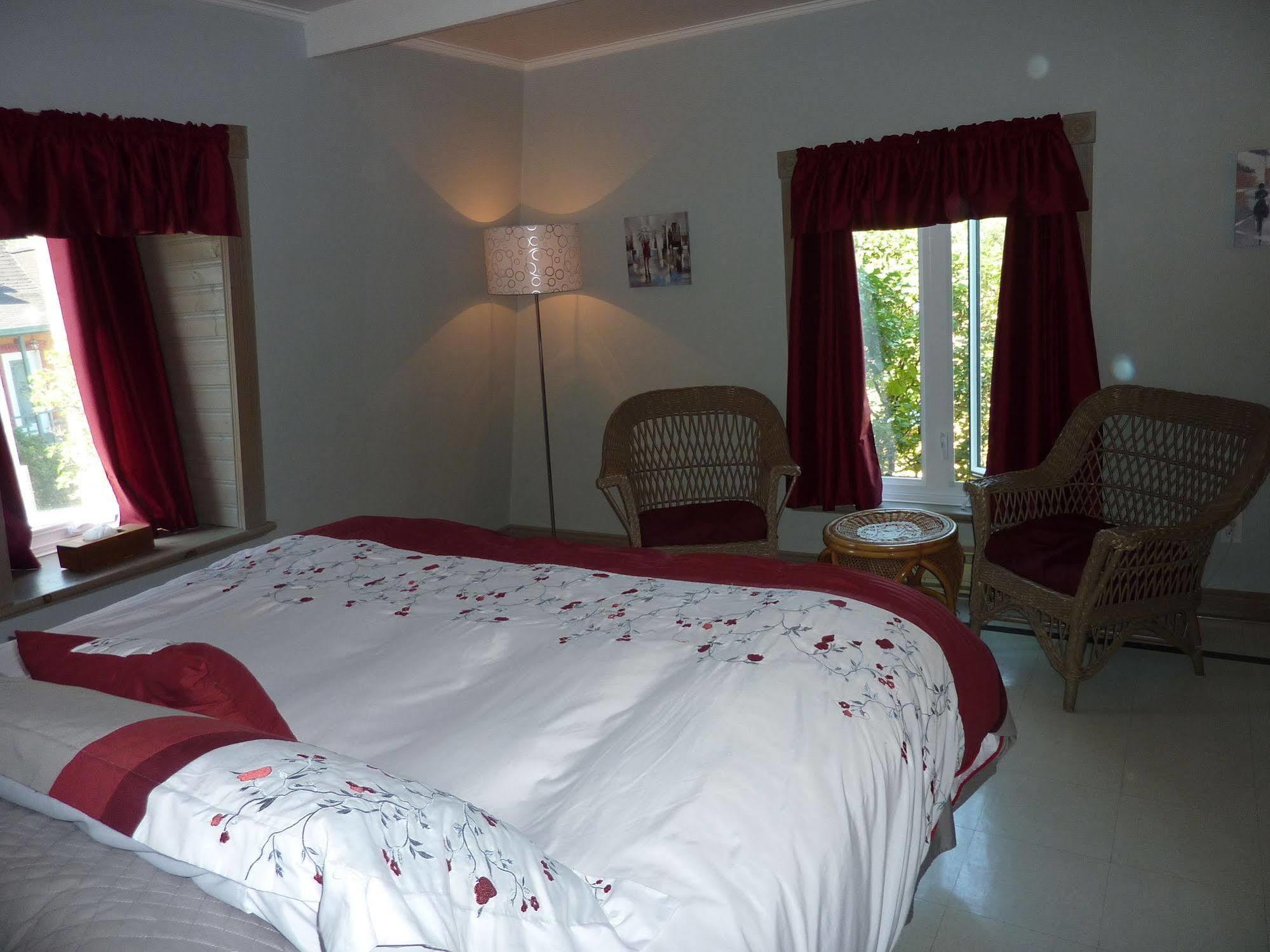 لا مالباي Auberge Petite Plaisance المظهر الخارجي الصورة