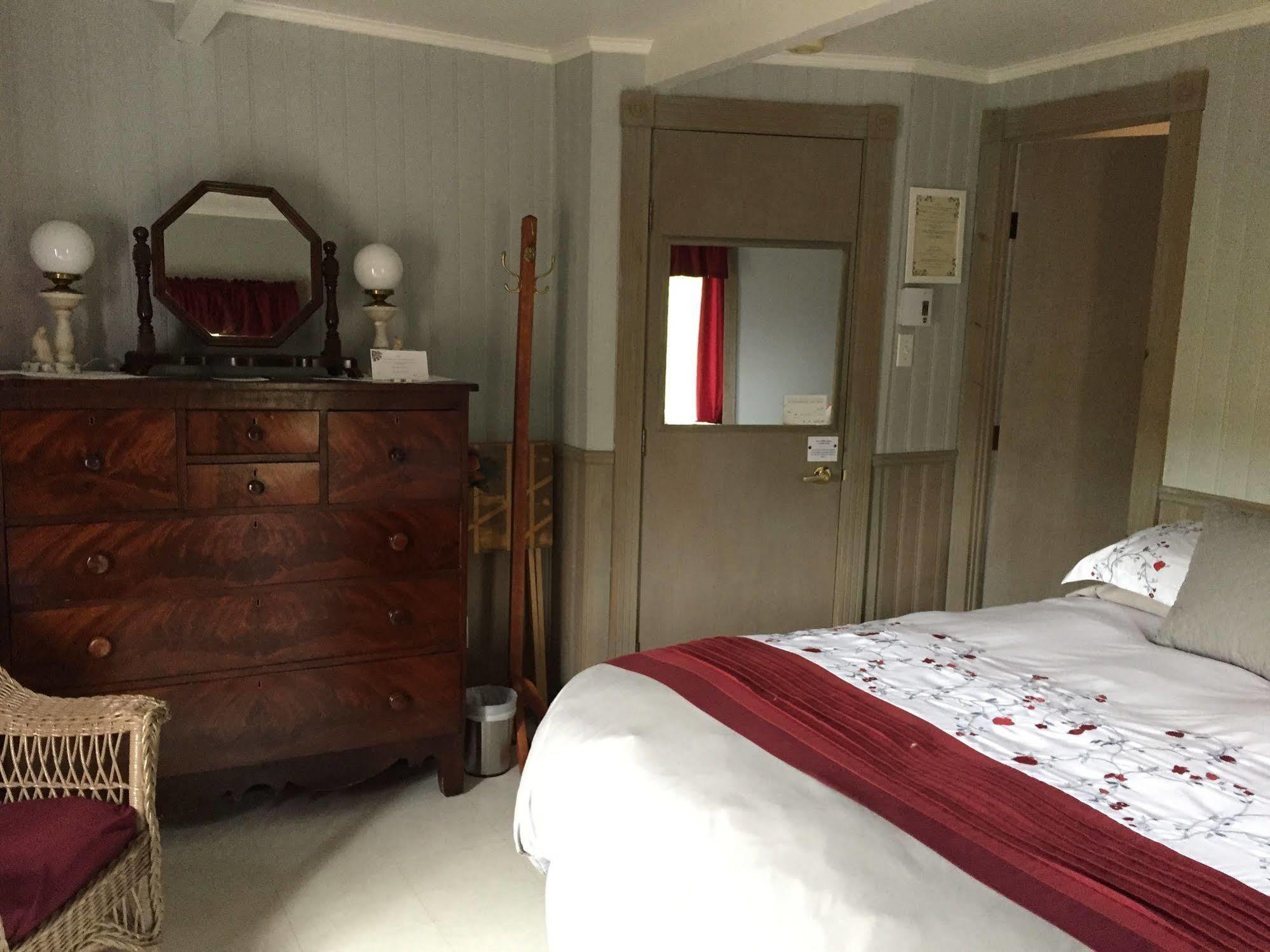 لا مالباي Auberge Petite Plaisance المظهر الخارجي الصورة