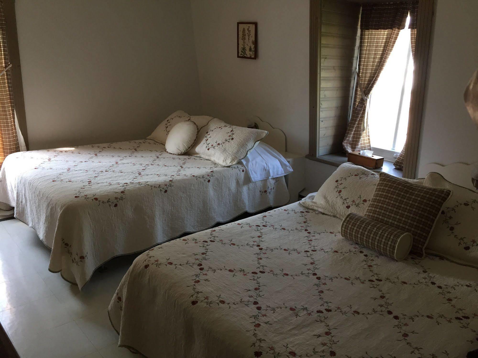 لا مالباي Auberge Petite Plaisance المظهر الخارجي الصورة