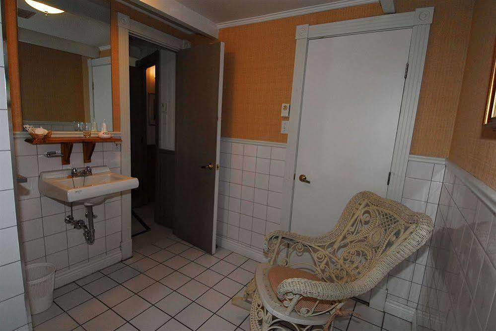 لا مالباي Auberge Petite Plaisance المظهر الخارجي الصورة